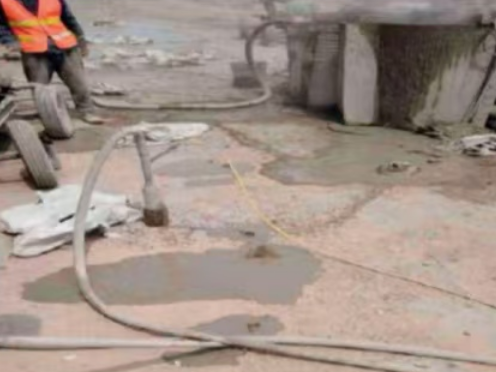 米林水泥混凝土路面板底注浆技术 路面脱空注浆整治方案