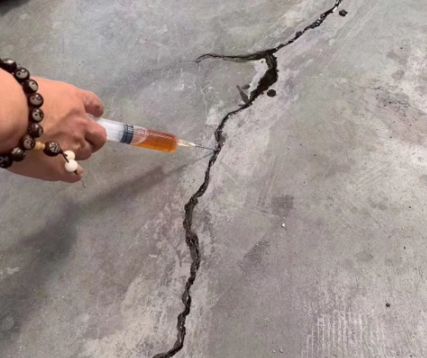米林混凝土裂缝修补技术详解​